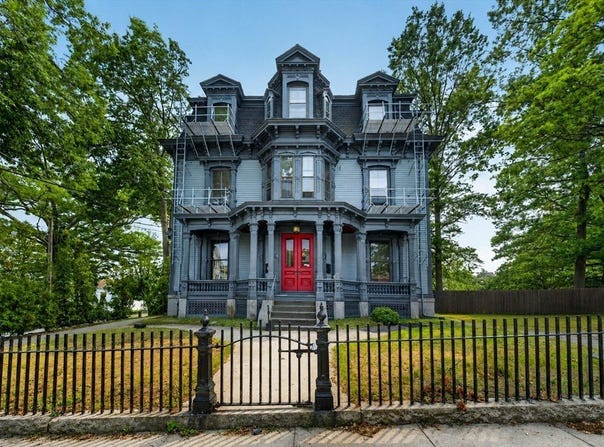 533 Locust St, Fall River, MA 02720