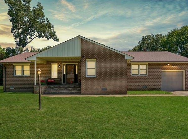 215 Woodbury Forrest Drive, Hampton, VA 23666