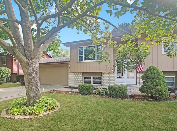 716 Lara Road, Normal, IL 61761