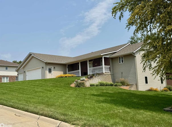 1038 Monterey Drive, Carroll, IA 51401
