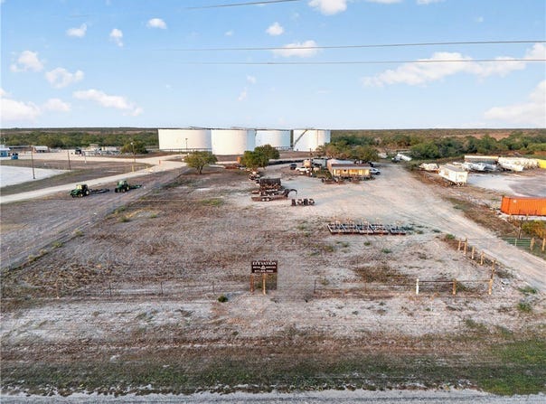 3270 N Highway 37, Three Rivers, TX 78071