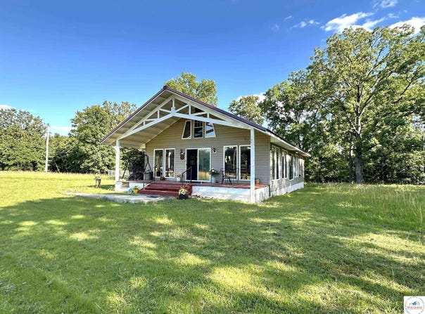 31456 Greenberg Drive, Edwards, MO 65326