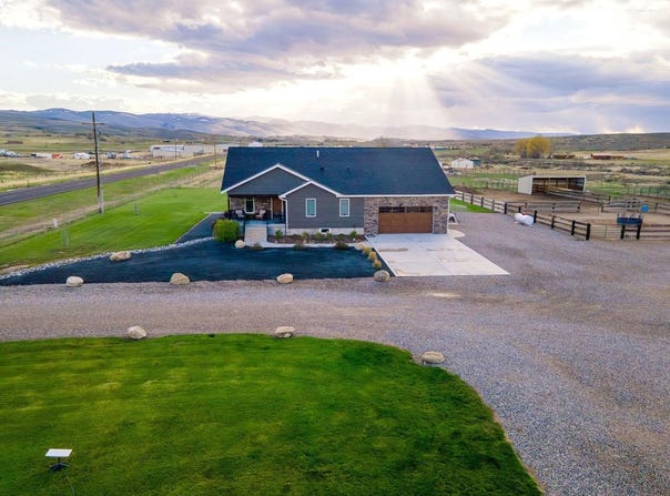 41 Lyons Valley Road, Lander, WY 82520