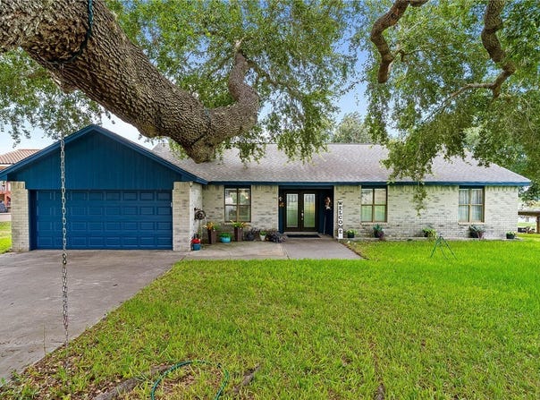 301 Lakeshore Drive, Sandia, TX 78383