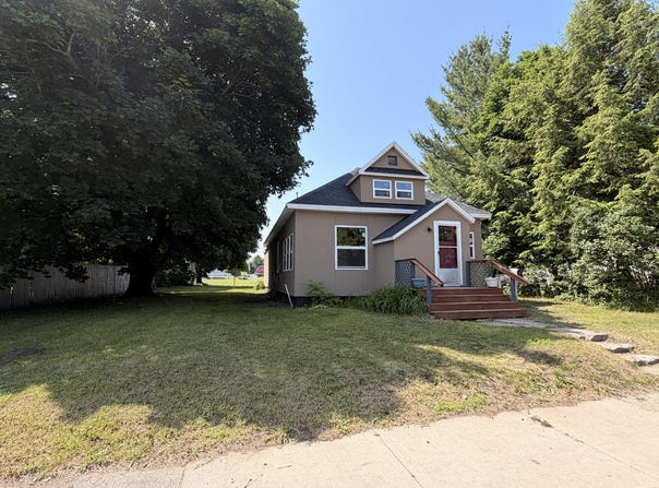 406 E Avenue A, Newberry, MI 49868