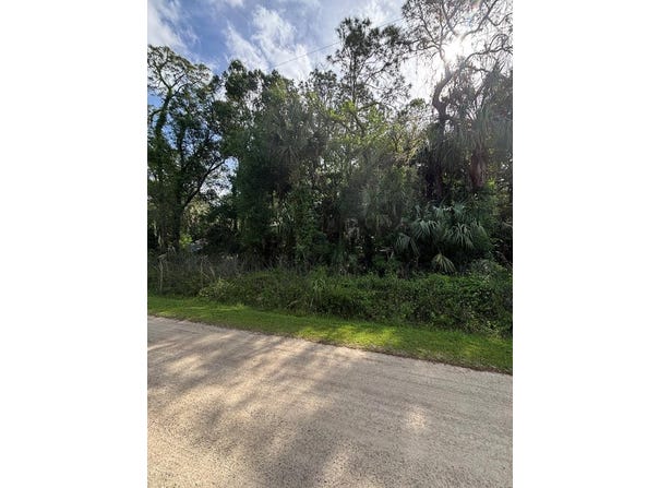 Linda St, Inglis, FL 34449