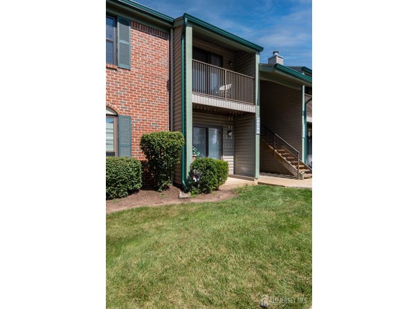 69 Taylor Road, Franklin Twsp, NJ 07416