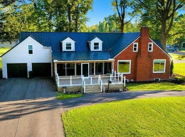 805 Maplewood, Willard, OH 44890
