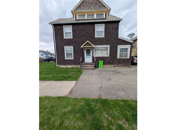 32 W William Street, Bath, NY 14810