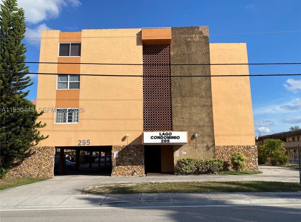 295 NW 72nd Ave, Miami, FL 33126