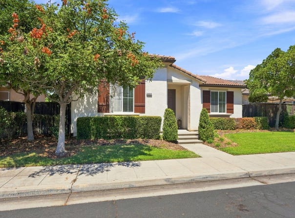 3905 Richmond Avenue, Clovis, CA 93619