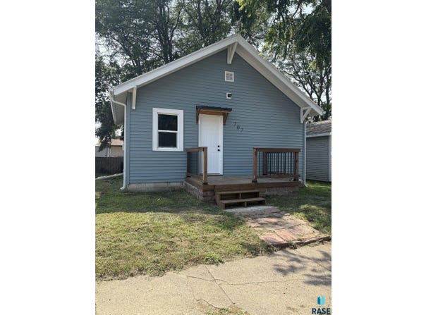 707 E 7th St, Sioux Falls, SD 57103