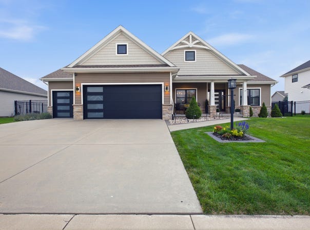 1104 Morningside Lane, Mahomet, IL 61853