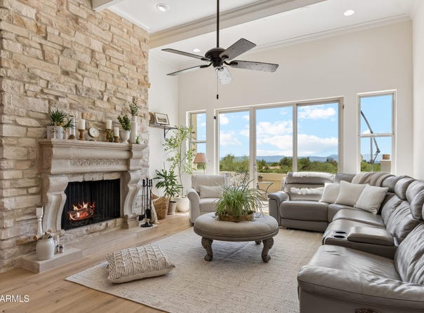 3800 E LINCOLN Drive, Phoenix, AZ 85018