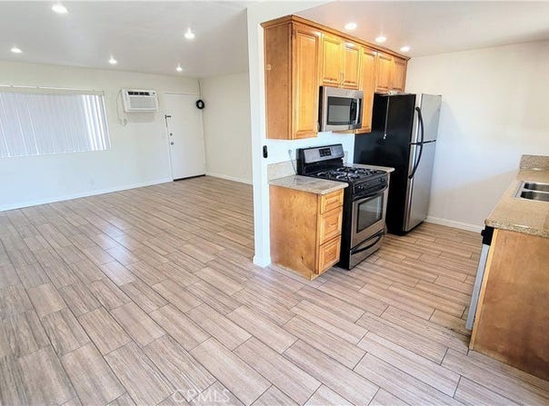 15351 Orange Avenue, Paramount, CA 90723