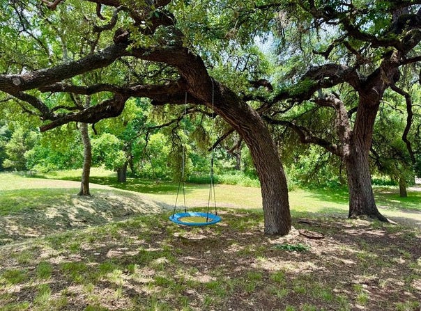 359 Bud Danner Dr, Leakey, TX 78873