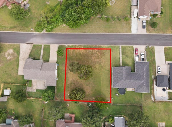 318 Tee Lane, Carl Junction, MO 64834