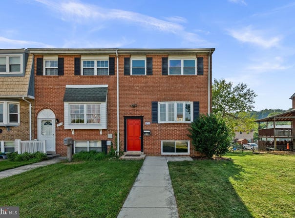 955 STORMONT CIR, BALTIMORE, MD 21227