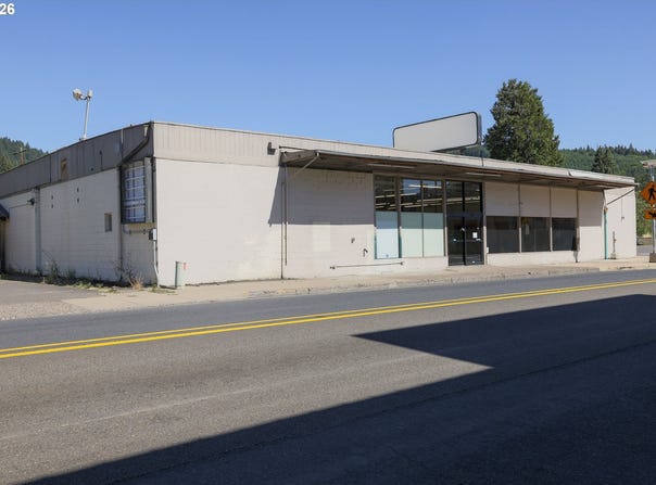 308 N FIRST St, Drain, OR 97435
