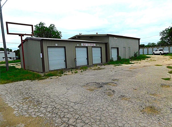 1401 N Neches Street, Coleman, TX 76834