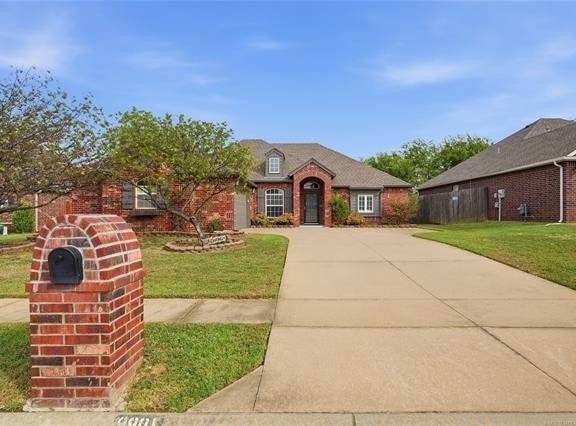 9901 E 111th Street N, Owasso, OK 74055