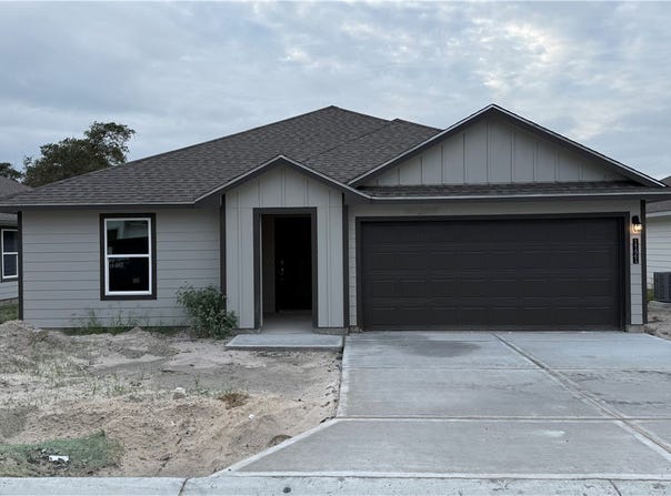1121 Brasel Drive, Aransas Pass, TX 78336