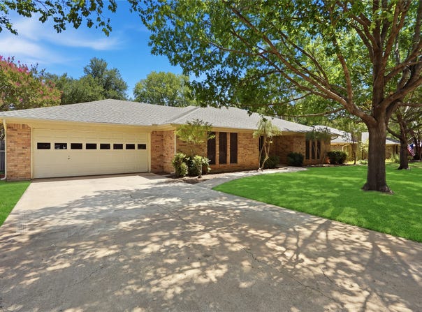 314 Brookside Drive, Grapevine, TX 76051