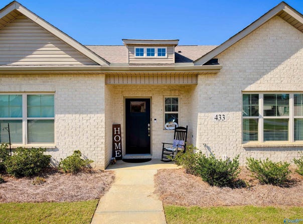 433 Ronnie Drive SE, Hartselle, AL 35640
