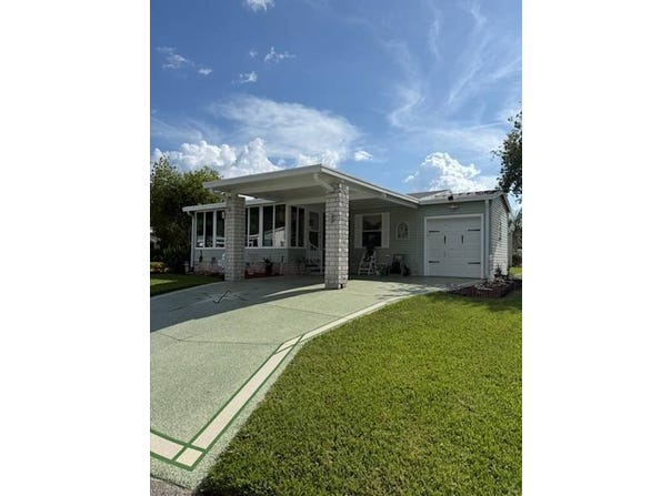 692 Tulip Circle E, Auburndale, FL 33823