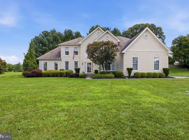 8 JESSE CT, GLEN MILLS, PA 19342