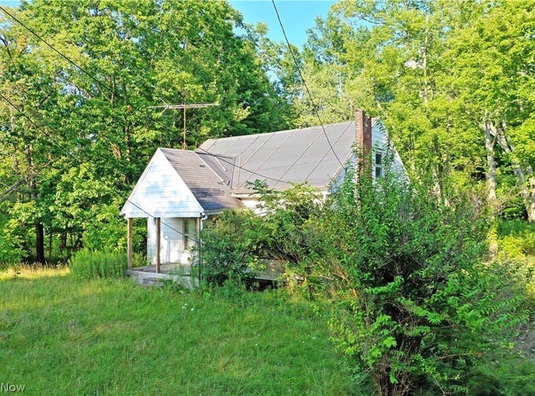641 State Route 7 SE, Brookfield, OH 44403