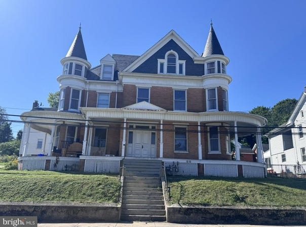 35 W MAIN Street, WINDSOR, PA 17366