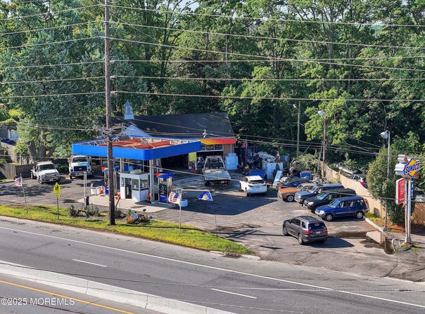 560 State Route 36, Belford, NJ 07718