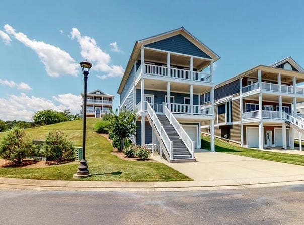 328 Breakers Bend Drive, BUCHANAN, TN 38222