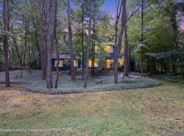 5705 Lakeview Drive, Perry, MI 48872