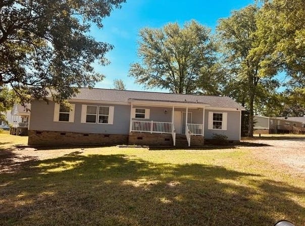 104 Quail Rd., Ninety Six, SC 29666