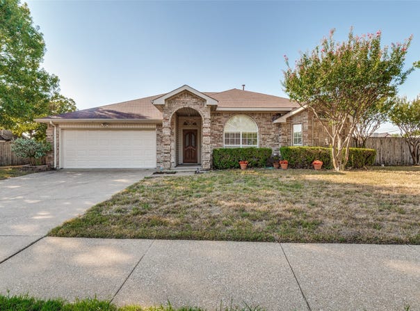 901 Mccomb Lane, Cedar Hill, TX 75104