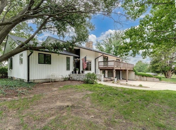 714 S Willison Rd, Hutchinson, KS 67501
