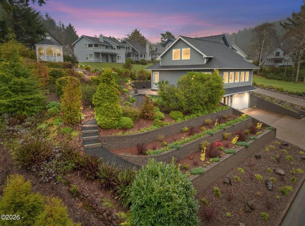 161 Combs Circle, Yachats, OR 97498