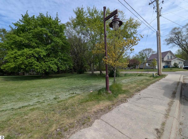 210 N Mackinaw Road, Au Gres, MI 48703