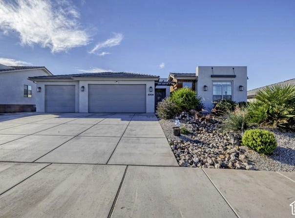 3008 E PHOTINIA Dr, St. George, UT 84790
