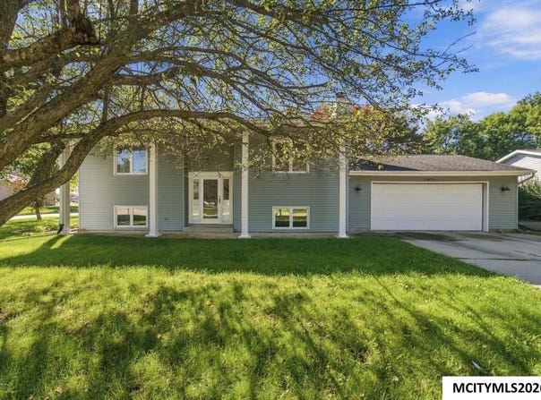 2309 14th Pl N, CLEAR LAKE, IA 50428