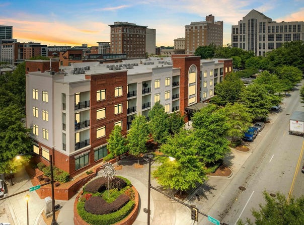 98 E McBee Avenue, Greenville, SC 29601