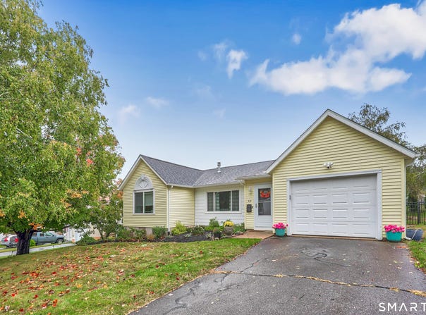 44 Algonquin Way, Bristol, CT 06010