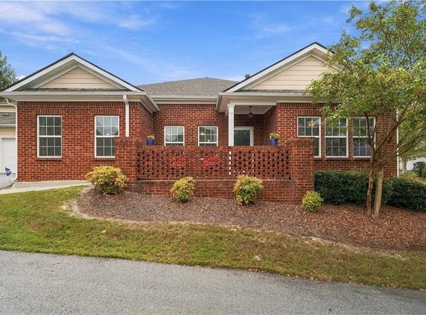 341 Villa Park Circle, Stone Mountain, GA 30087