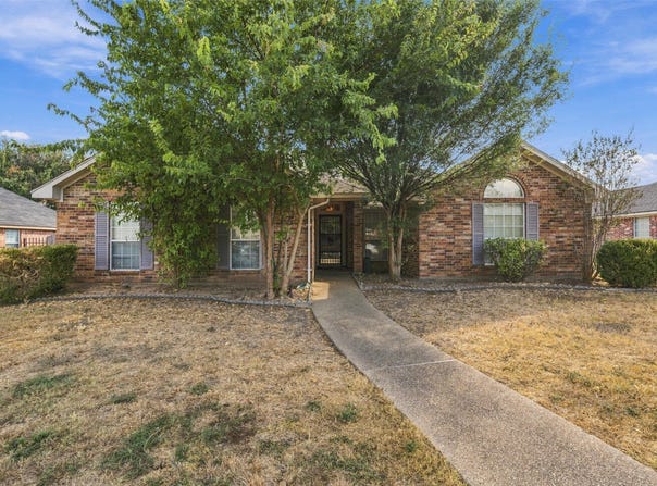 948 Cheyenne Trail, Hewitt, TX 76643