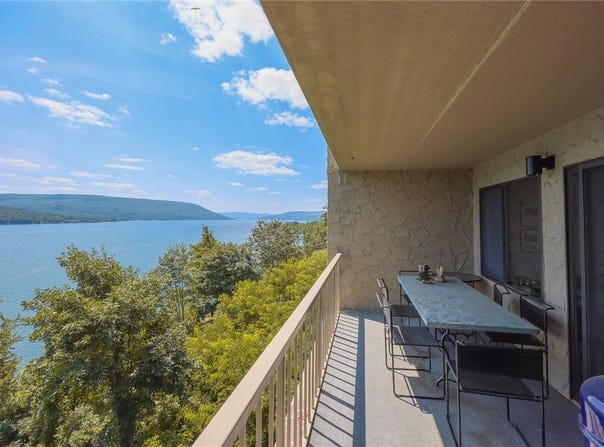 130 Cliffside Drive, Canandaigua, NY 14424