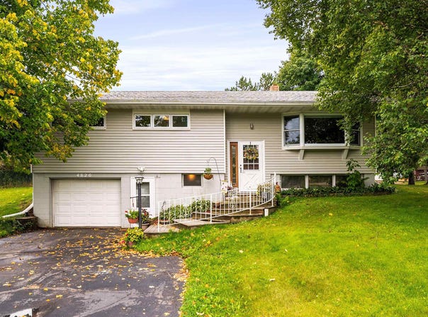 4820 Anderson Rd, Hermantown, MN 55811