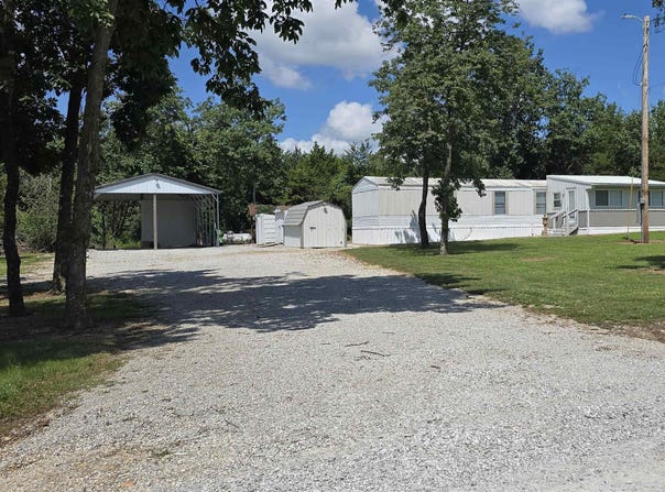 27021 Sunset Drive, Clinton, MO 64735