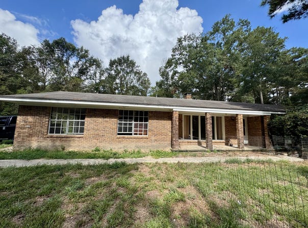 22 Androchowski Dr, Seminary, MS 39479